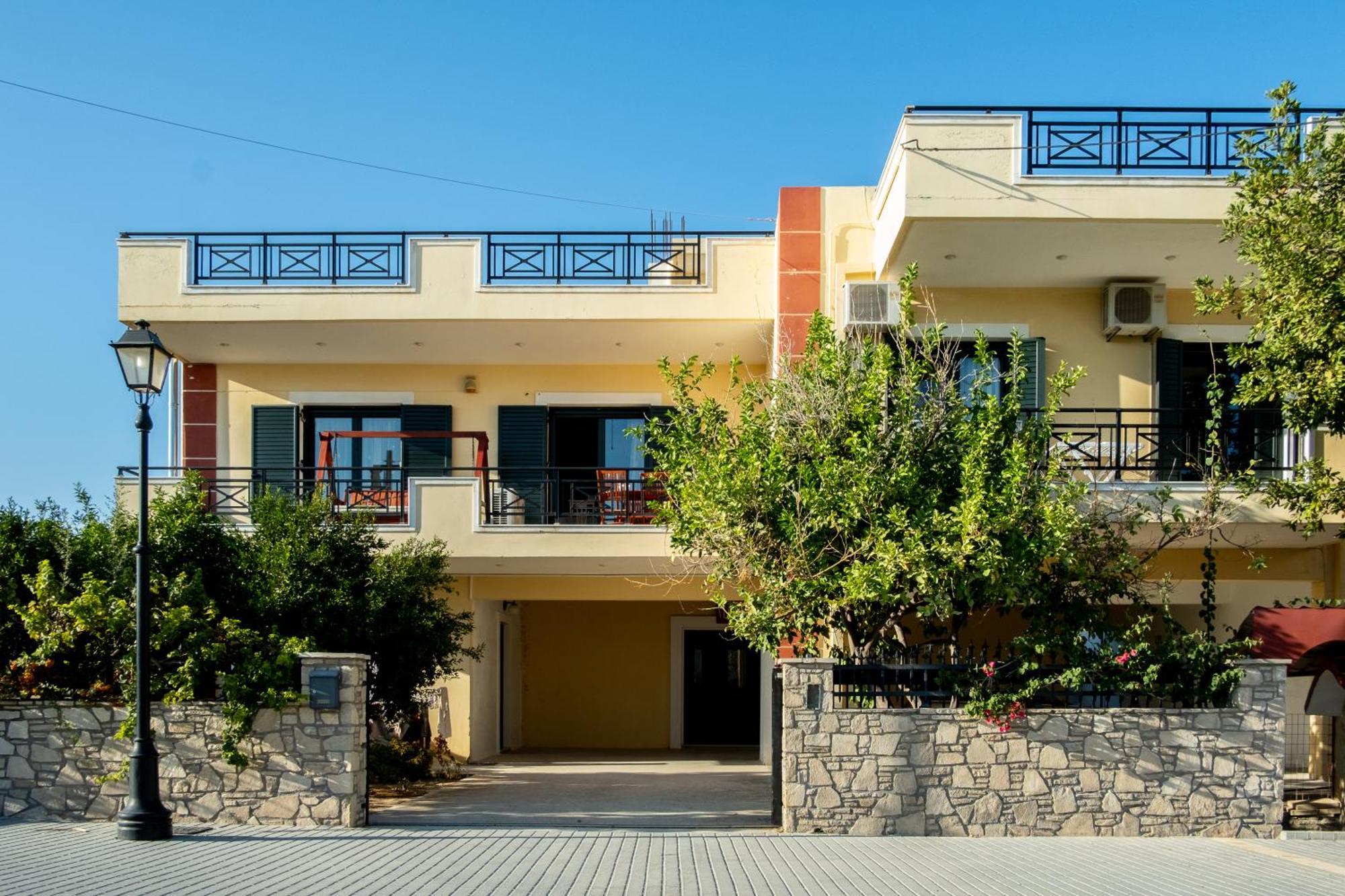 לרפטרה Spacious House In A Quiet Neighbourhood מראה חיצוני תמונה